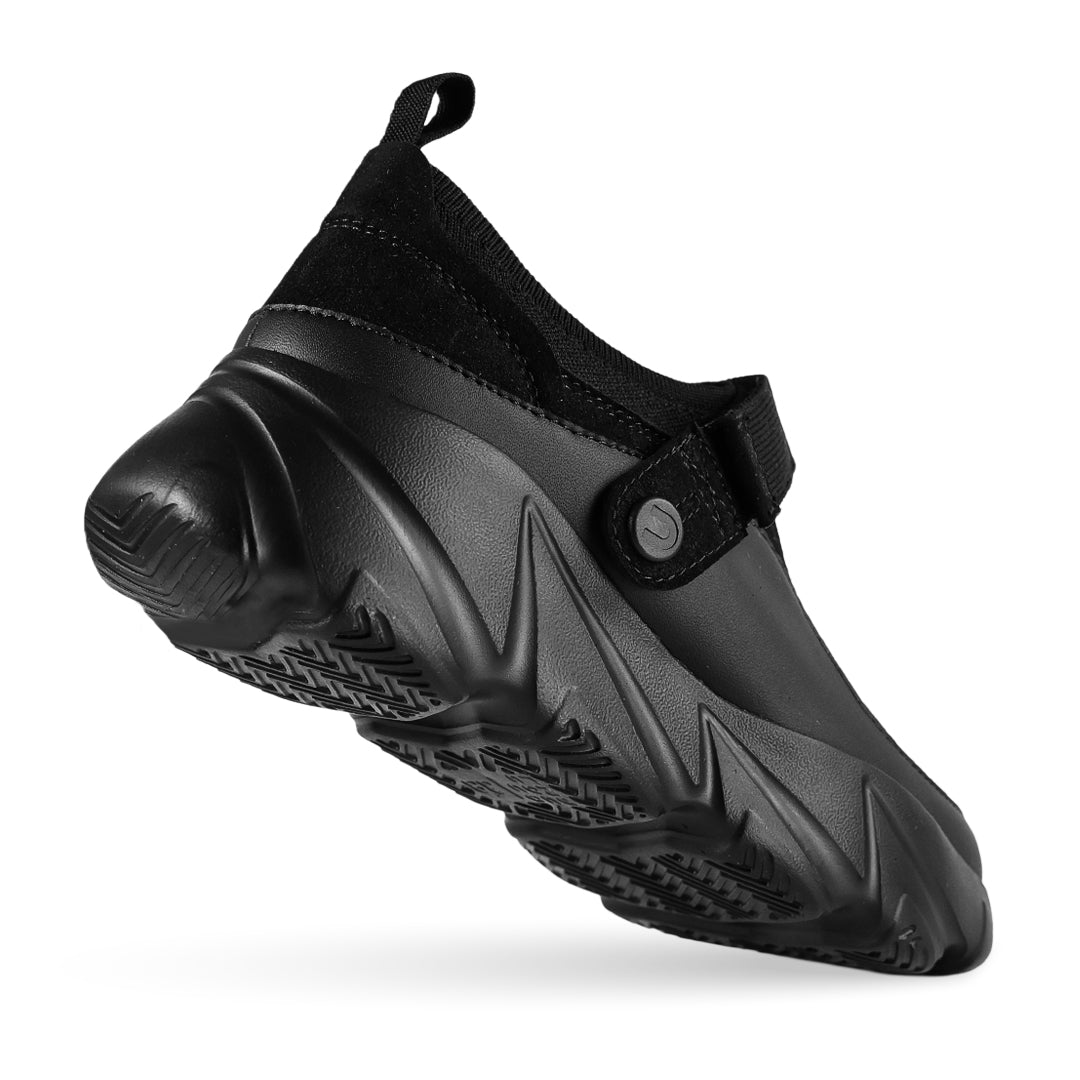 Breeze Oval SS Runner Sneaker - Black