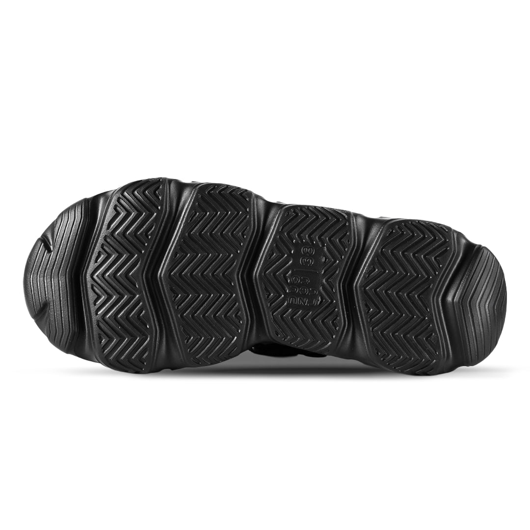 Breeze Oval SS Runner Sneaker - Black