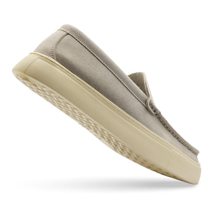 Sierra Park Synthetic Suede Loafer – باللون الرمادي الفاتح